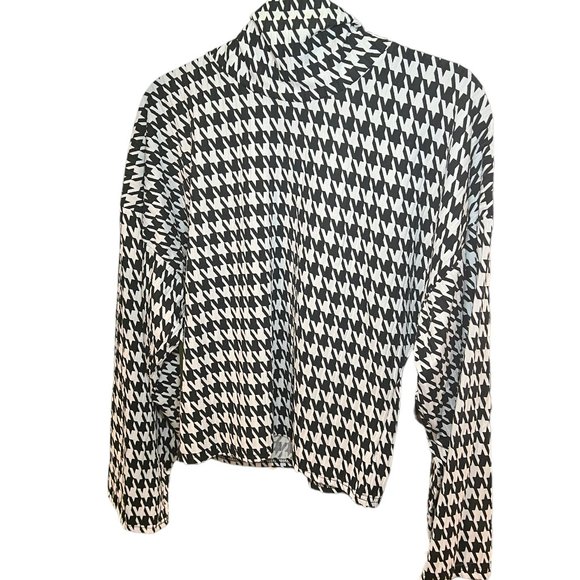 PrettyLittle Thing Houndstooth Long Sleeve Shirt Mock Neck Black White Small - Picture 6 of 7